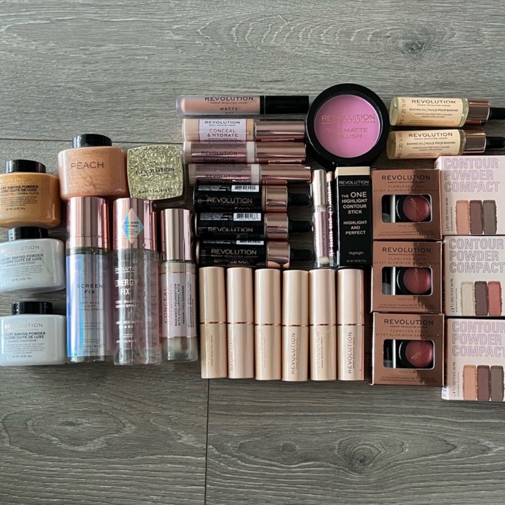 Mystery Designer Makeup & Skincare Bundles Assorted Brands Clean Beauty $350 NEW